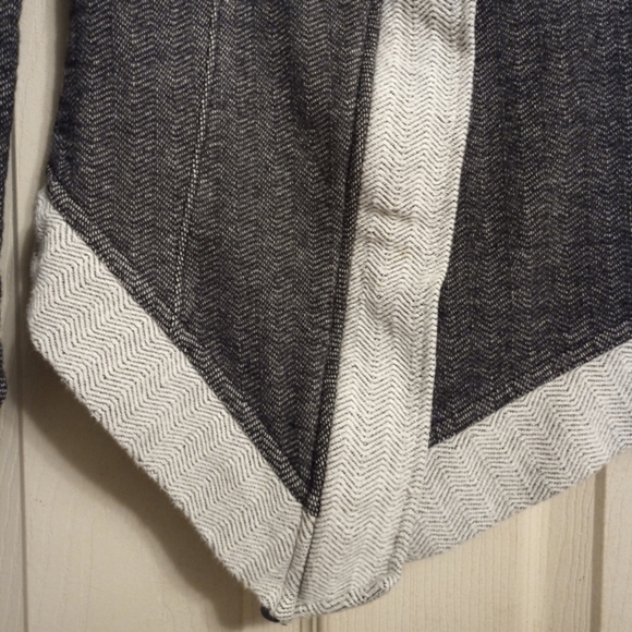 Puma Sweater Size Medium‎ - Picture 4 of 8